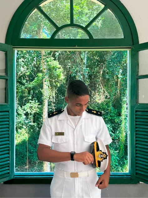 Ezequias, aluno aprovado no Colégio Naval